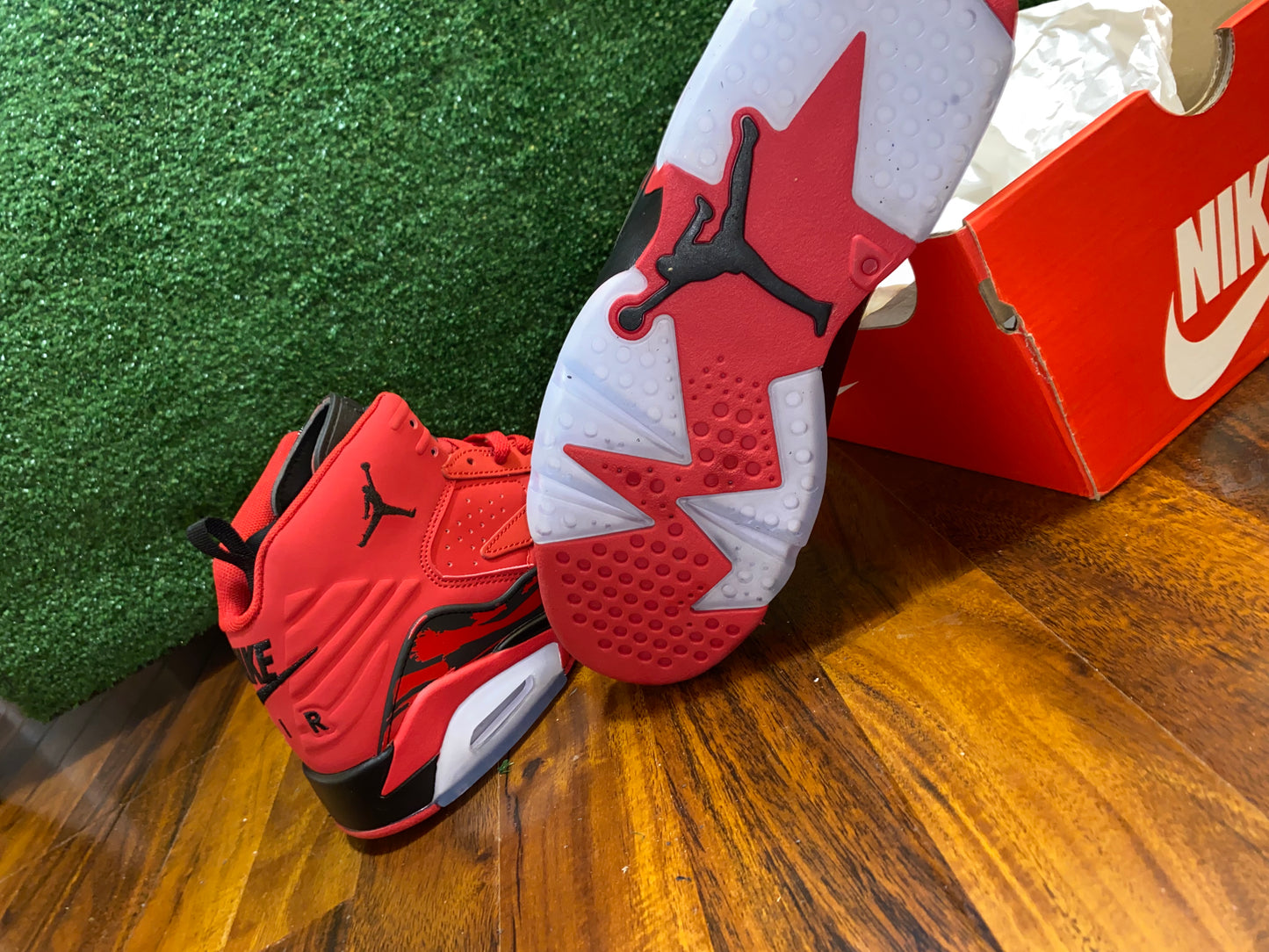 NIKE JORDAN MVP RED